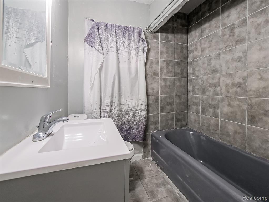 9379 Birwood Street, Detroit, MI 48204 — Photo 18