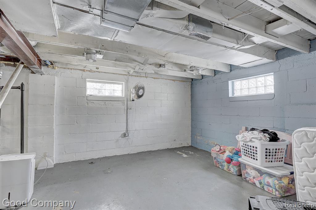 518 E Maxlow Avenue, Hazel Park, MI 48030 — Photo 27