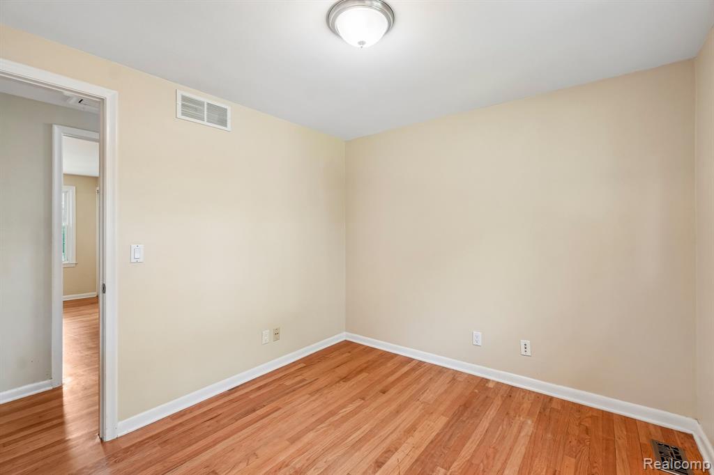 2675 Douglas Drive, Bloomfield Hills, MI 48304 — Photo 24