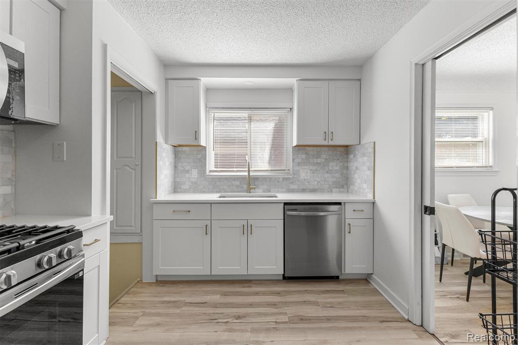 7316 Drexel Street, Dearborn Heights, MI 48127 — Photo 13