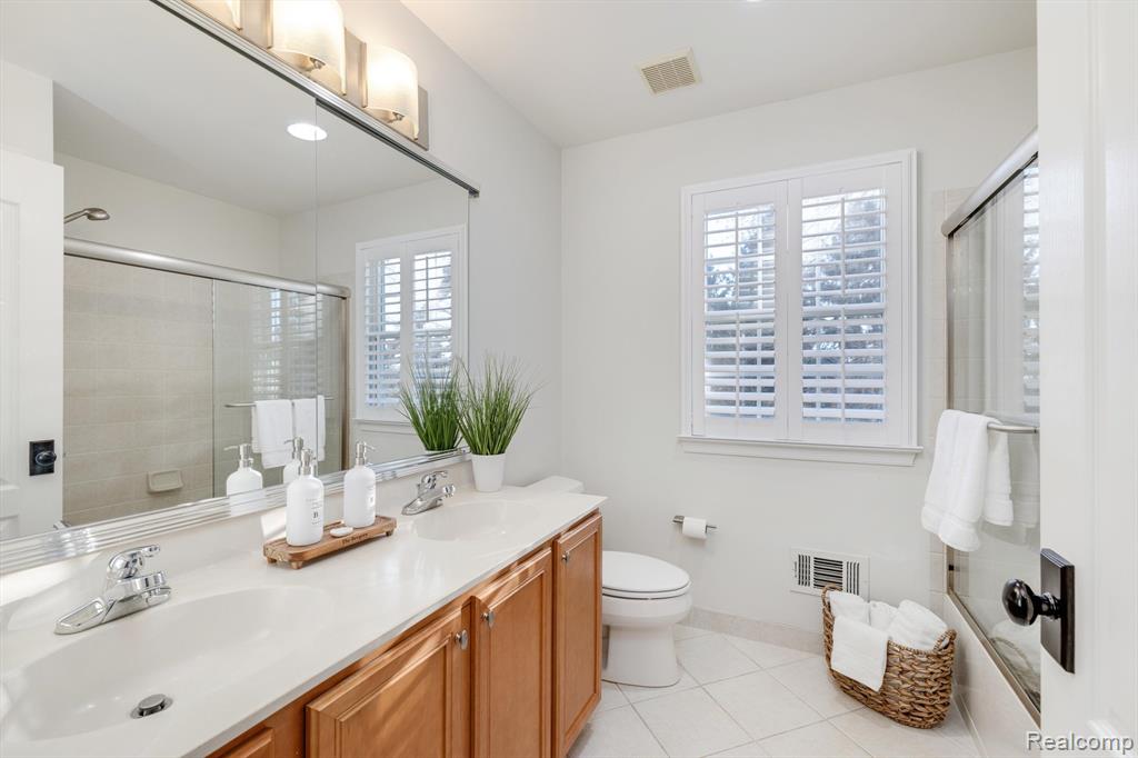 15316 BAY HILL Drive, Northville, MI 48168 — Photo 34