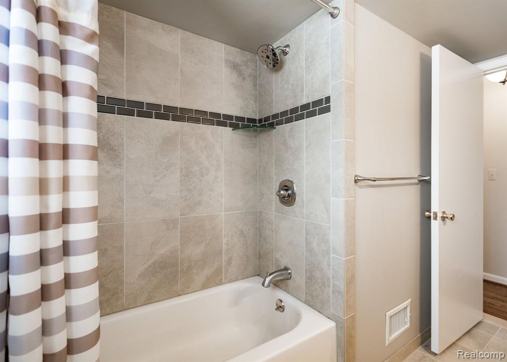53270 AULGUR Drive, Shelby Twp, MI 48316 — Photo 12