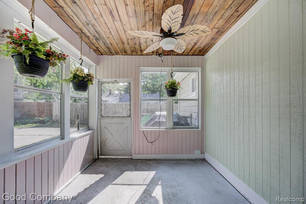 585 Roth Boulevard, Clawson, MI — Photo 16