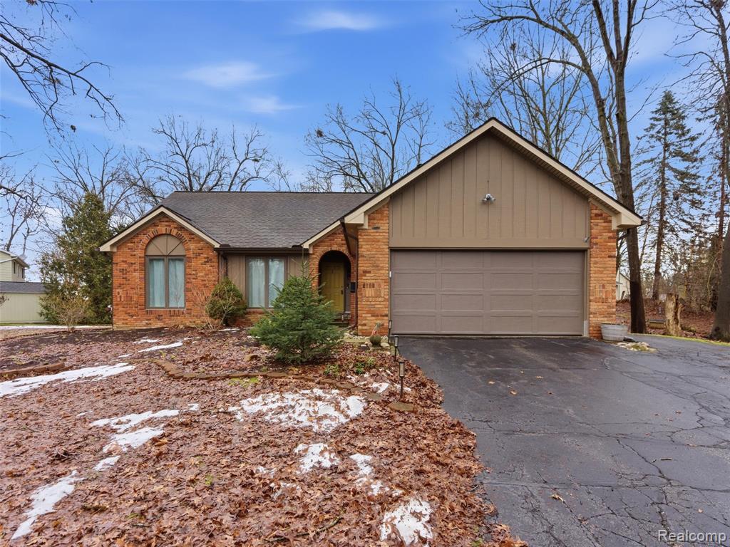 4495 Maybee Road, Lake Orion, MI — Photo 3