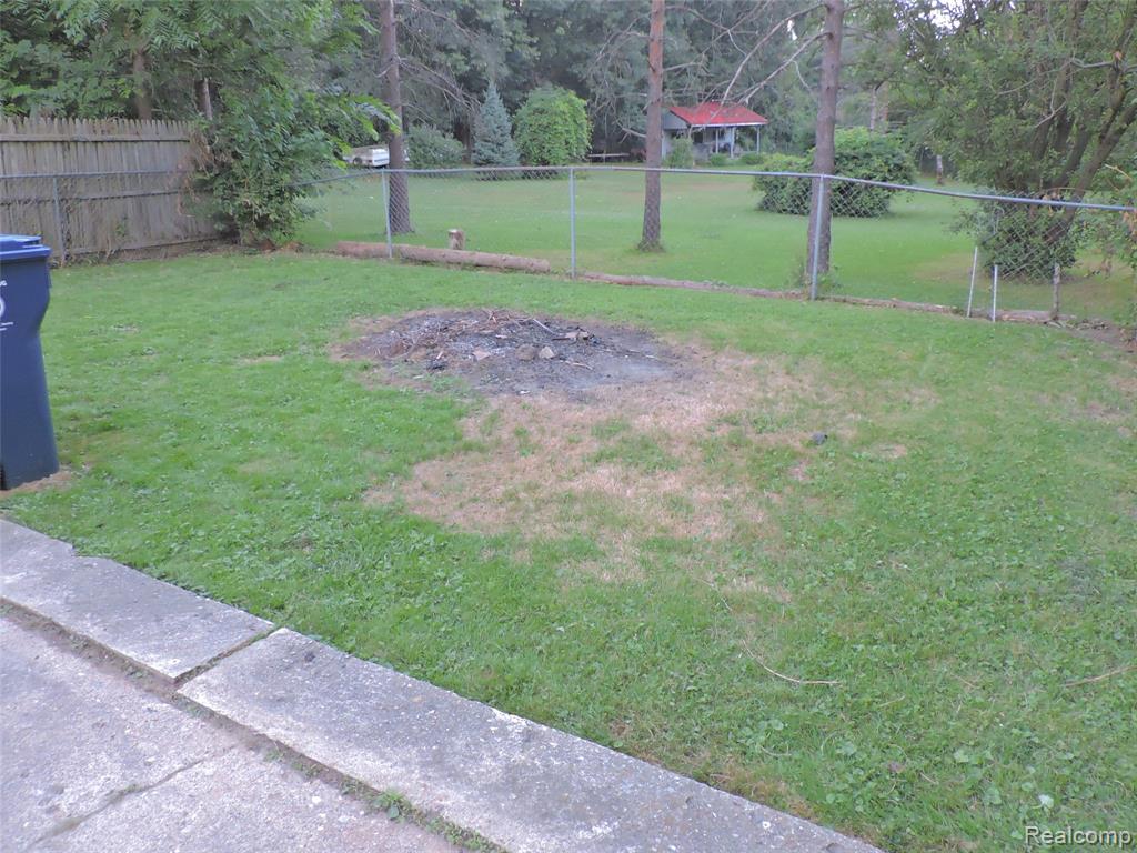 4014 Jacque Street, Flint, MI 48532 — Photo 22