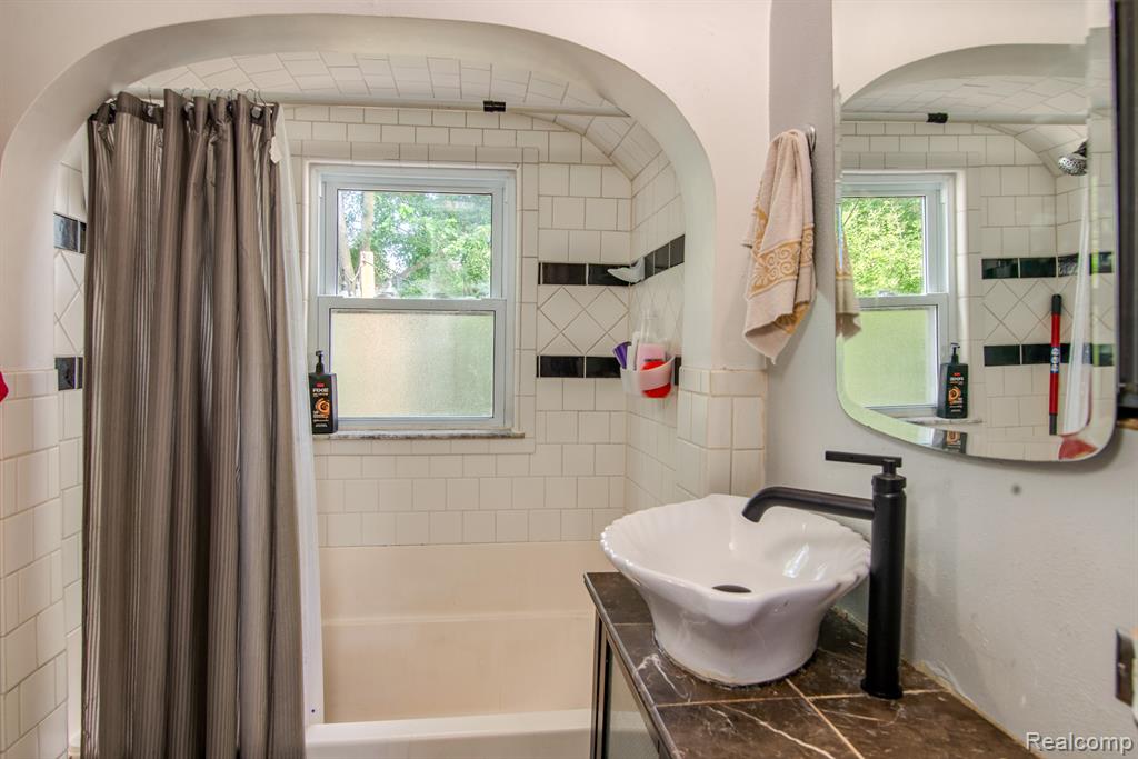 657 Monroe Avenue, Mount Morris, MI 48458 — Photo 13