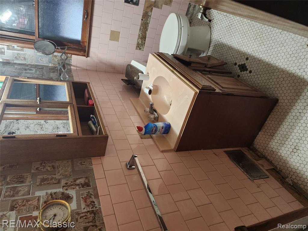 643 E Kennett Road, Pontiac, MI 48340 — Photo 26