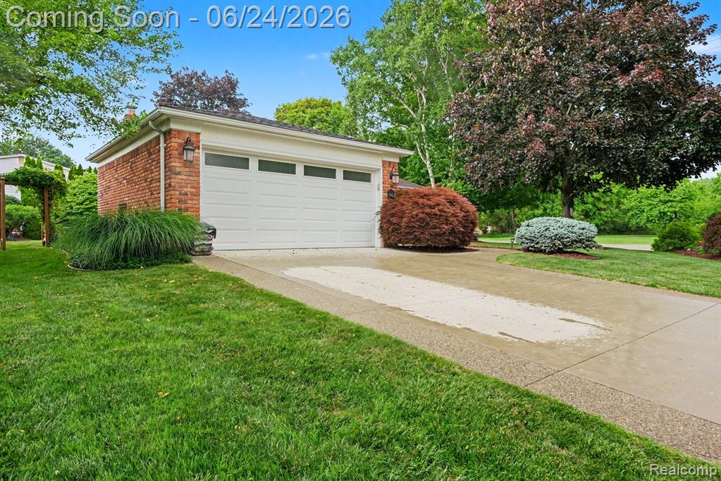 5997 Marble Drive, Troy, MI 48085 — Photo 2
