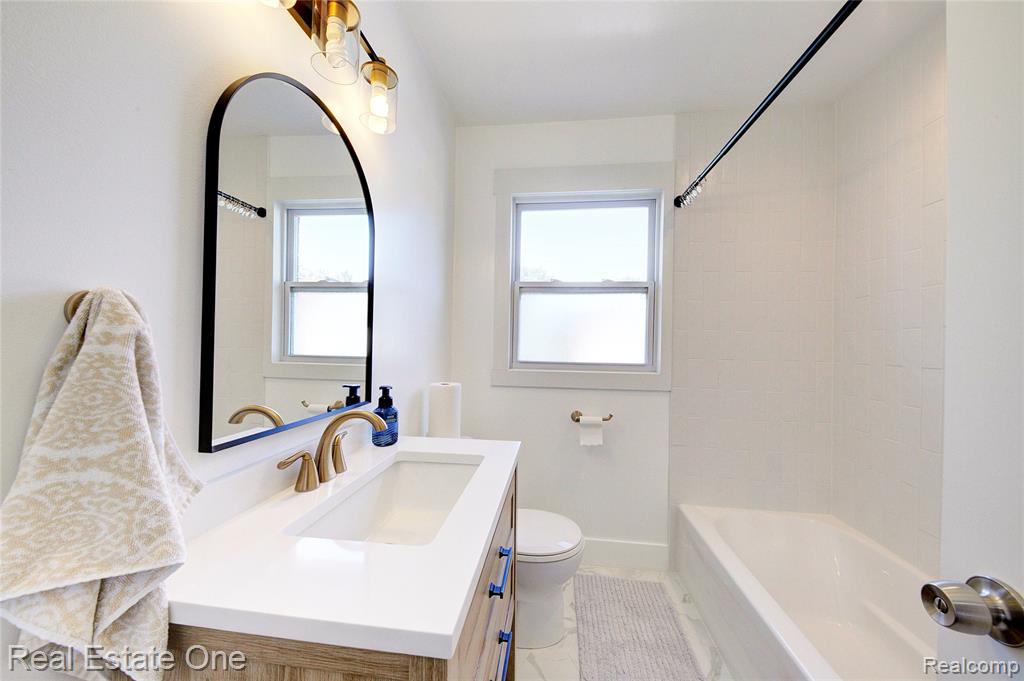 8126 Dale Street, Dearborn Heights, MI 48127 — Photo 45