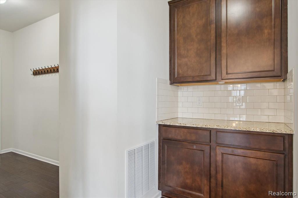 50523 SOUTHFORD Road, Canton, MI 48187 — Photo 23