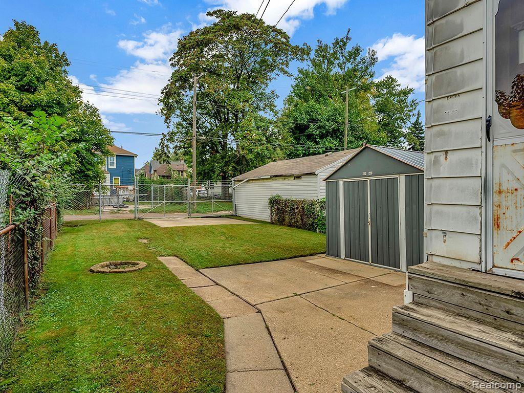 1041 LEWERENZ Street, Detroit, MI 48209 — Photo 17