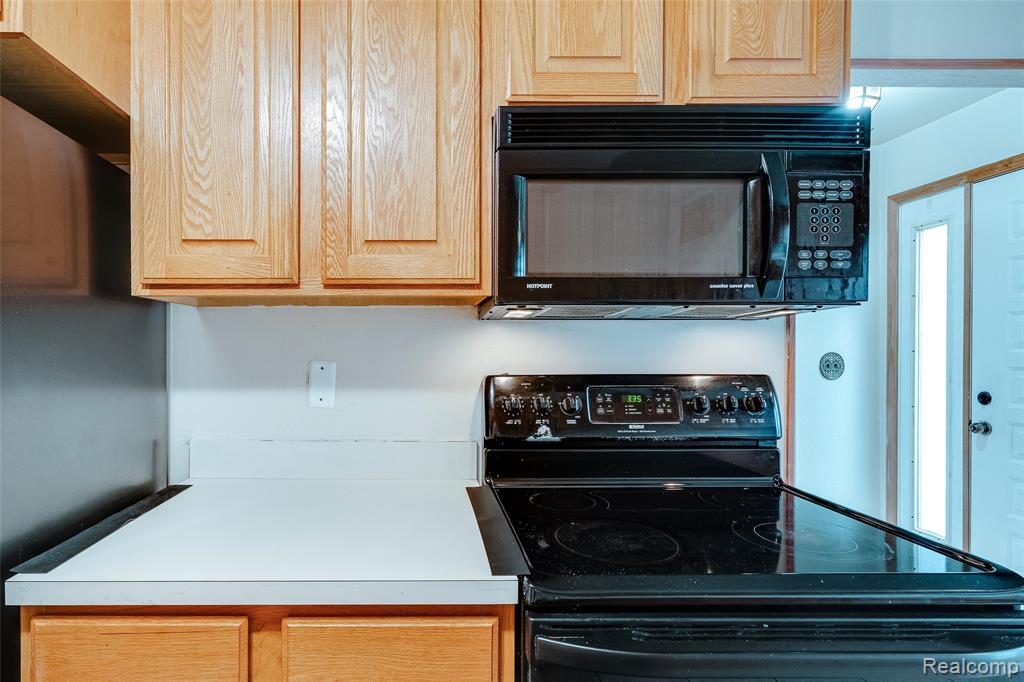 22857 Cranbrooke Drive, Novi, MI — Photo 10