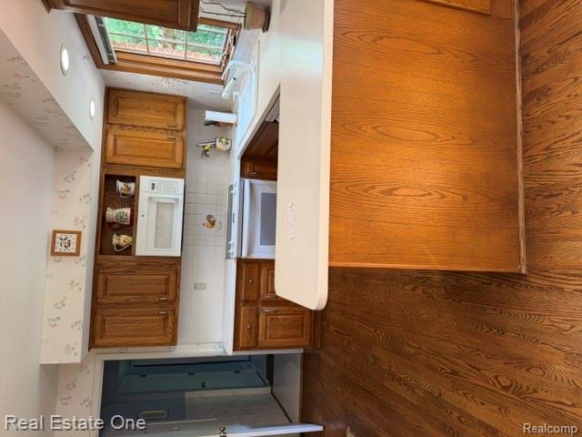 5135 Iron Gate Road, Bloomfield Hills, MI 48304 — Photo 9