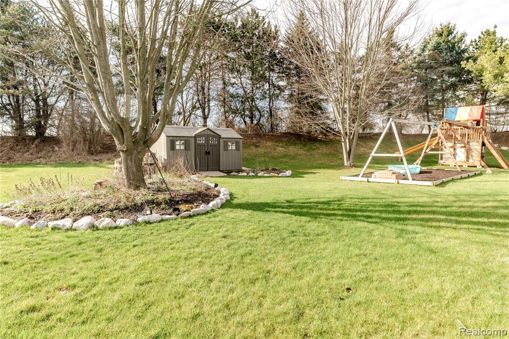 4197 Mountain Ash Court, Swartz Creek, MI 48473 — Photo 31