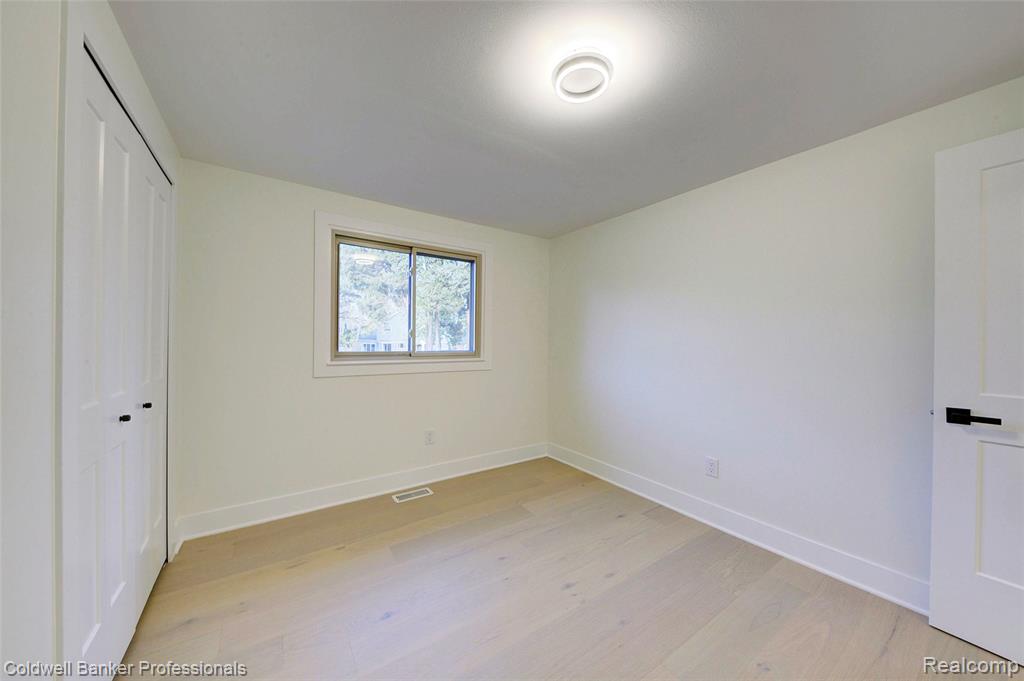 5076 Tyler Drive, Troy, MI 48085 — Photo 45