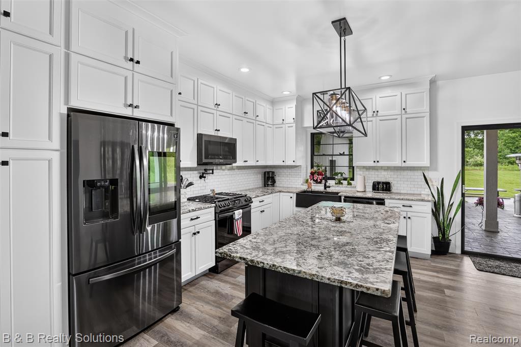 6204 Fish Lake Road, North Branch, MI 48461 — Photo 13