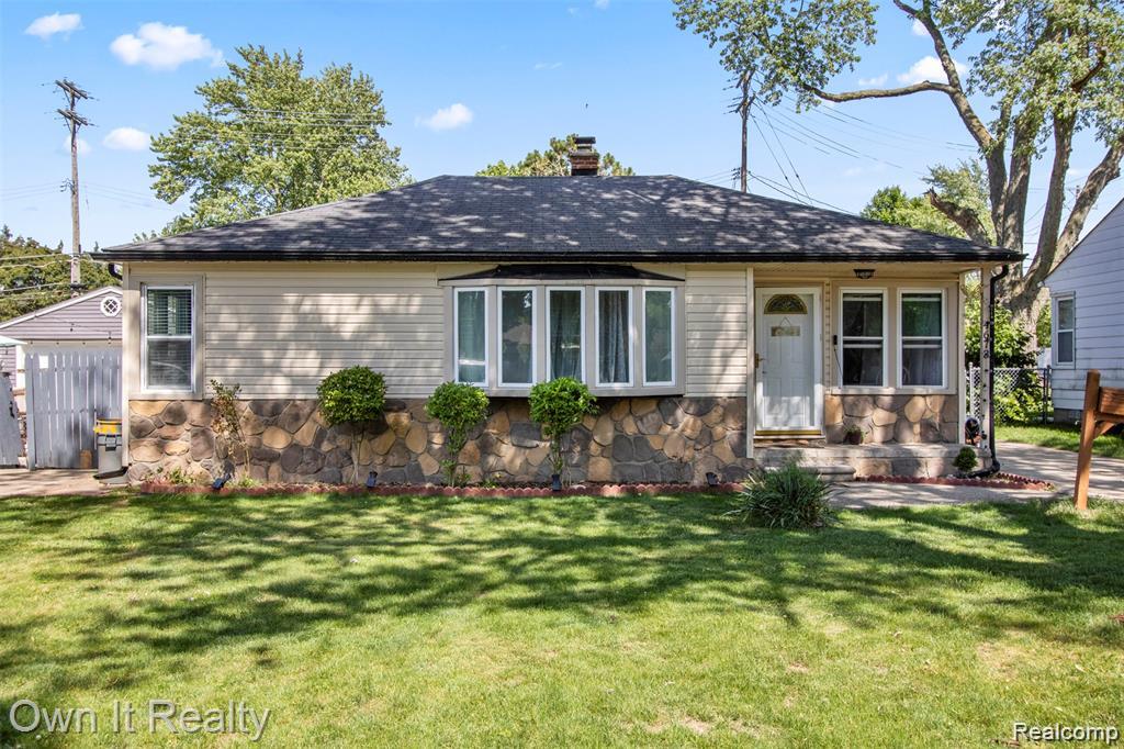 4673 Dearborndale Street, Dearborn Heights, MI 48125 — front exterior