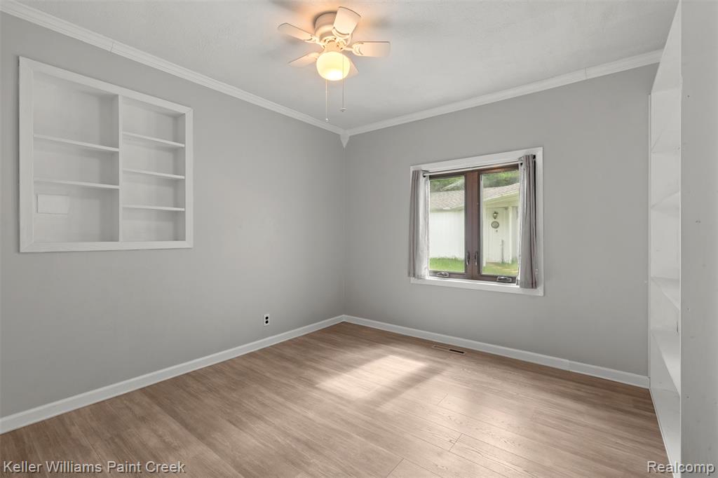 990 N Oxford Road, Oxford, MI 48371 — Photo 9