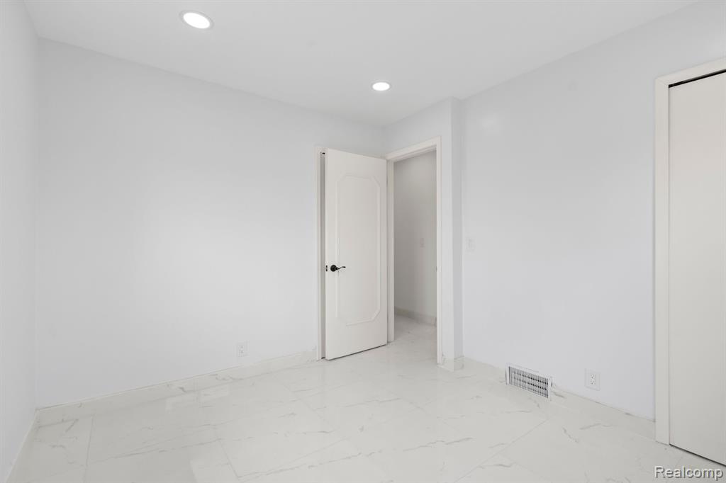 7246 PAYNE Avenue, Dearborn, MI 48126 — Photo 14