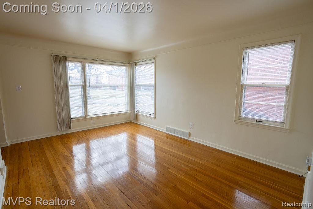 21465 Bournemouth Street, Harper Woods, MI 48225 — Photo 2