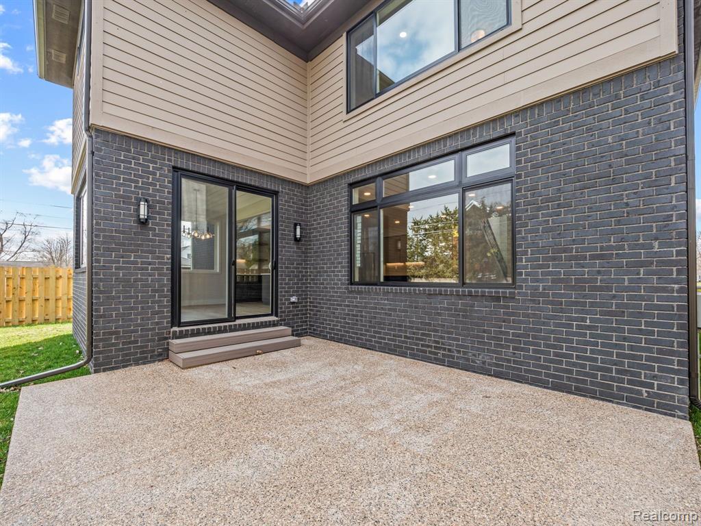 4304 MANDALAY Avenue, Royal Oak, MI 48073 — Photo 39