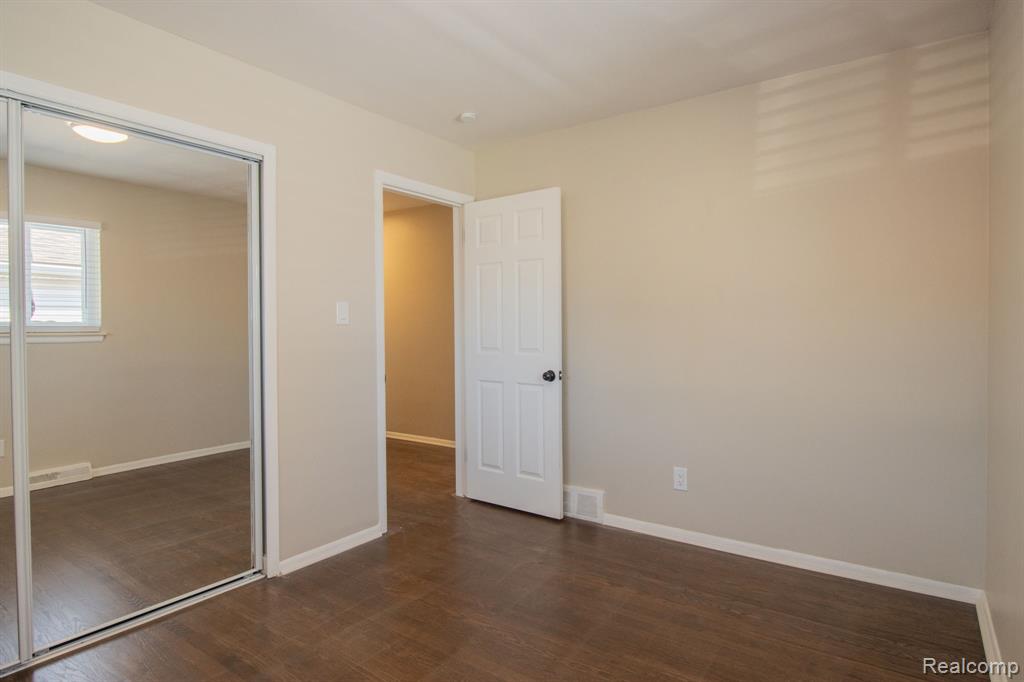 30705 Longfellow Avenue, Madison Heights, MI 48071 — Photo 15