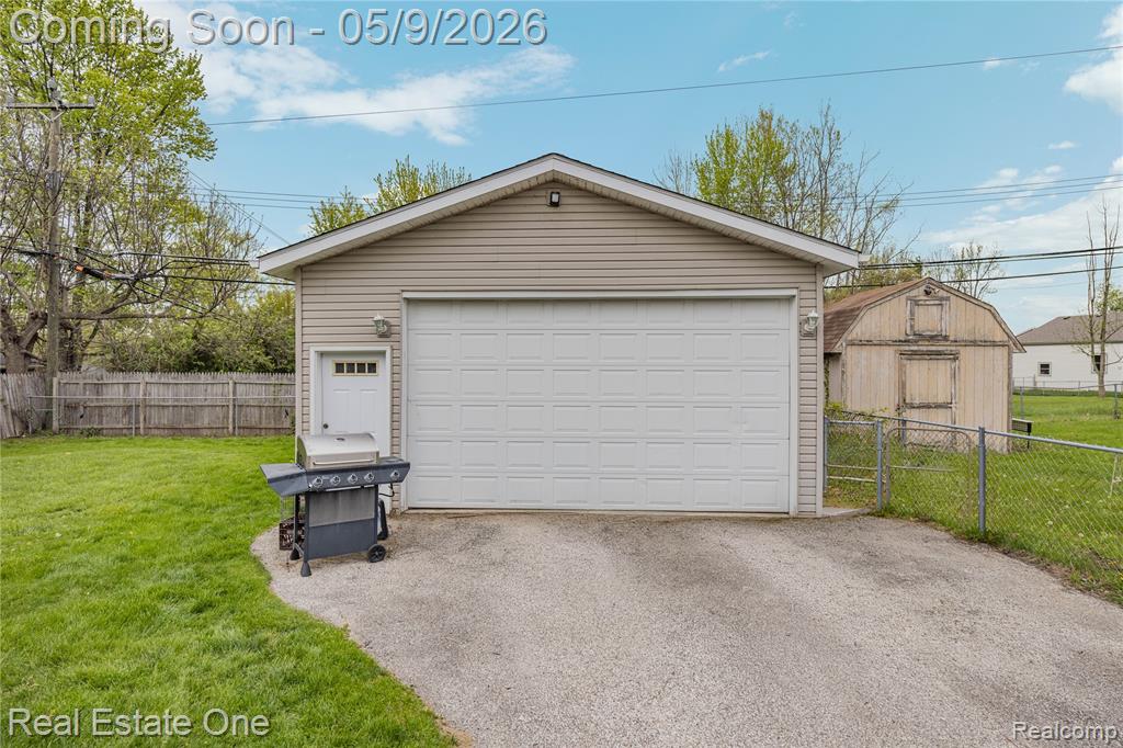 537 Woodbridge Circle, Waterford, MI 48327 — Photo 4