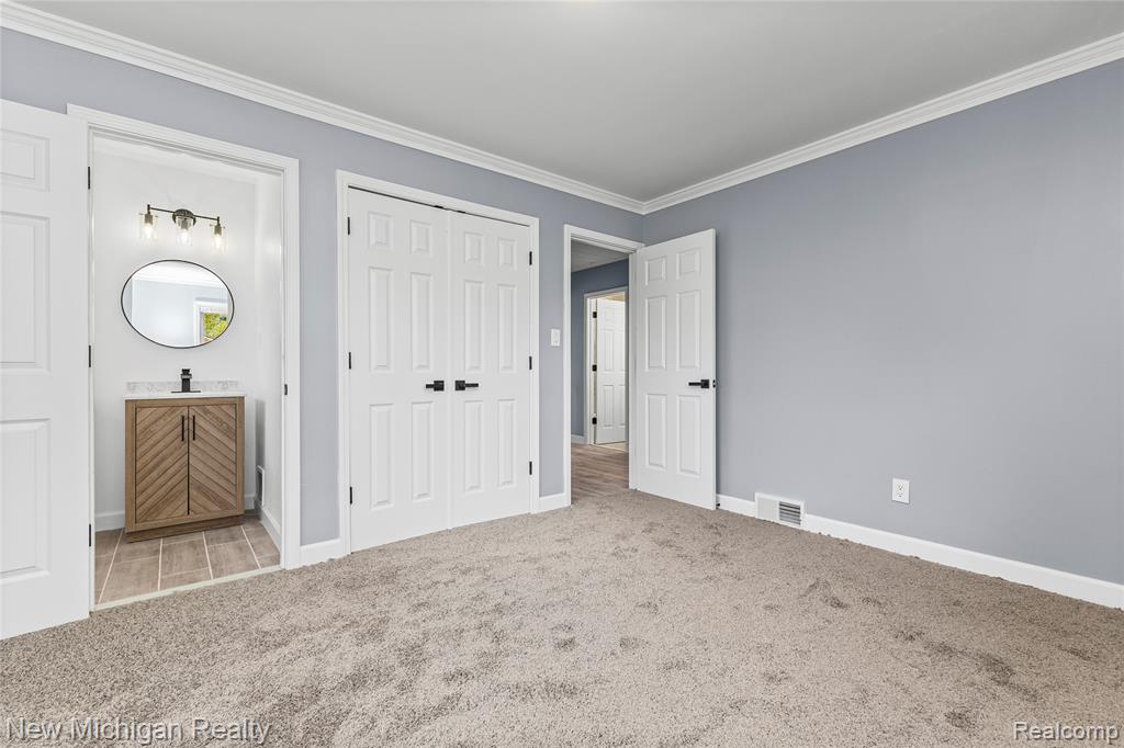 21901 Harding Street, Oak Park, MI 48237 — Photo 30