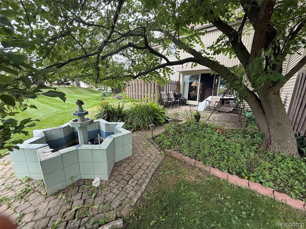 6302 Laurentian Court, Flint, MI 48532 — Photo 4
