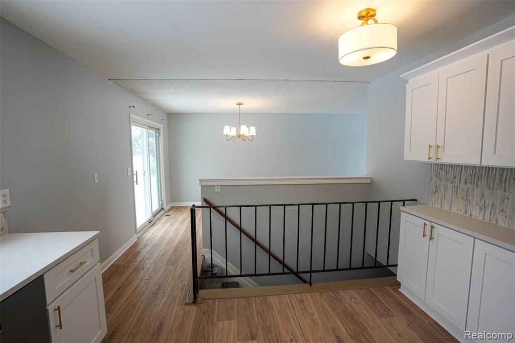 5783 Williamsburg Court, Waterford, MI 48327 — Photo 36