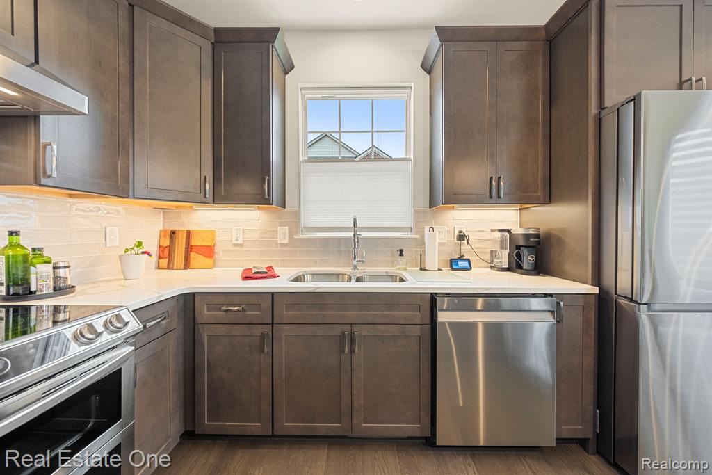 48582 EASTBRIDGE Drive, Canton, MI 48188 — Photo 14