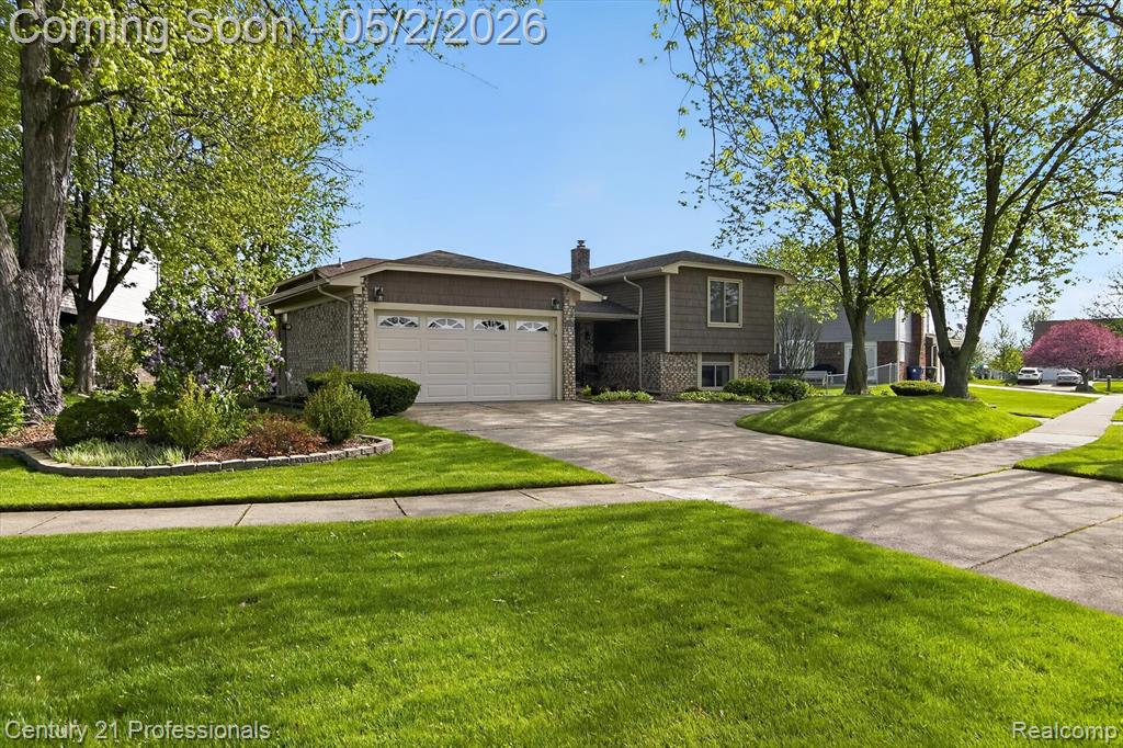 45560 Edgewood Court, Canton, MI 48187 — Photo 2