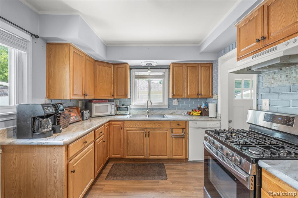 9015 Weddel Street, Taylor, MI 48180 — Photo 7