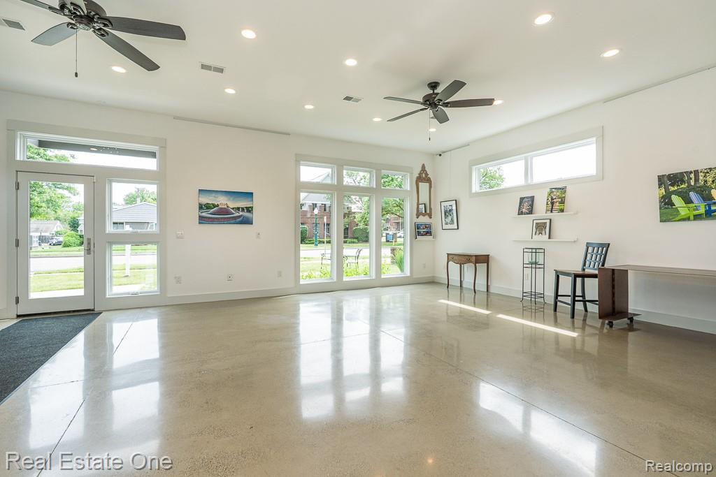 426 W University Drive, Rochester, MI 48307 — Photo 9
