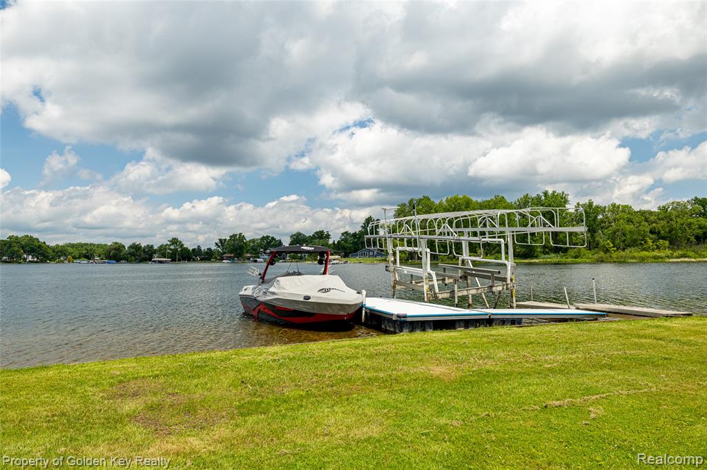 1210 W Oakley Park Road, Commerce Twp, MI 48390 — Photo 39