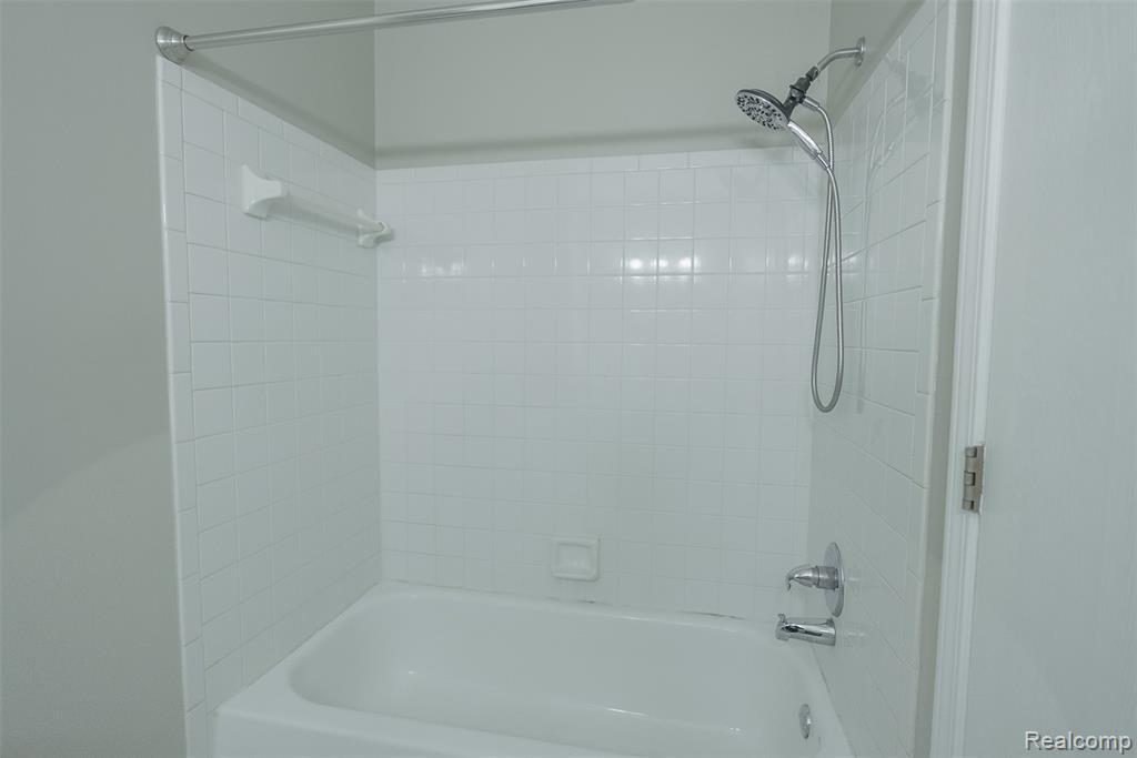 44613 New Hampshire Drive, Clinton Twp, MI 48038 — Photo 30