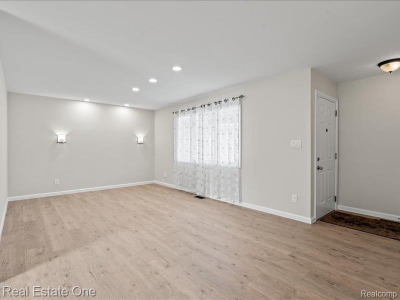 6407 Buxton Court, West Bloomfield, MI — Photo 18