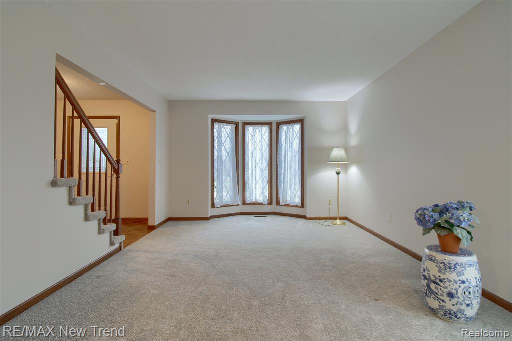 7252 STEEPLECHASE Drive, Saline, MI 48176 — Photo 9