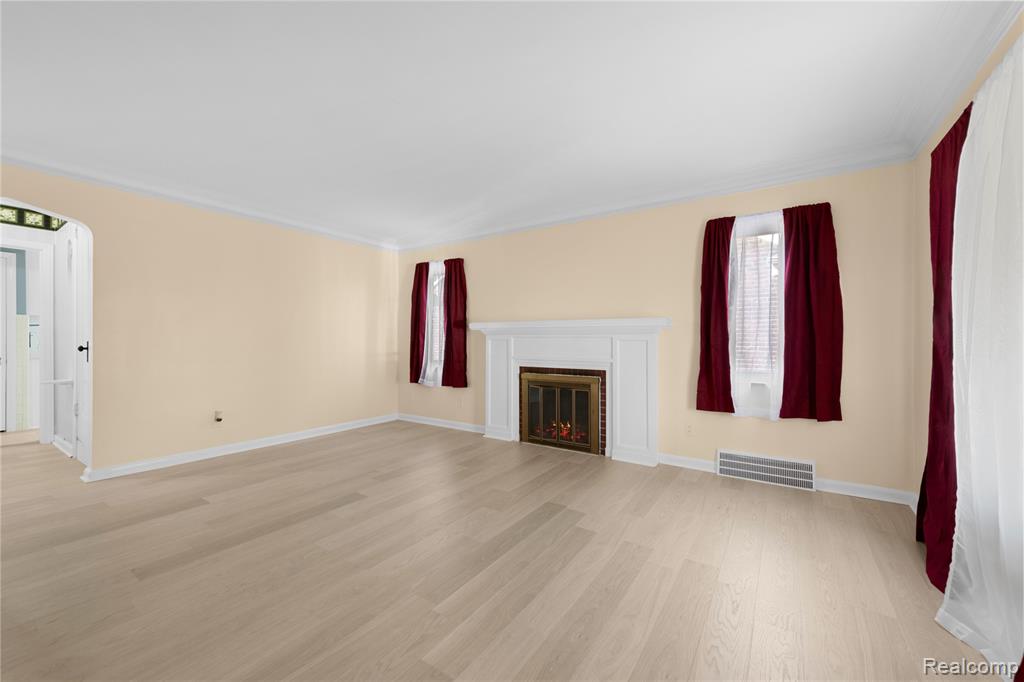 8060 Edward Avenue, Center Line, MI 48015 — Photo 7