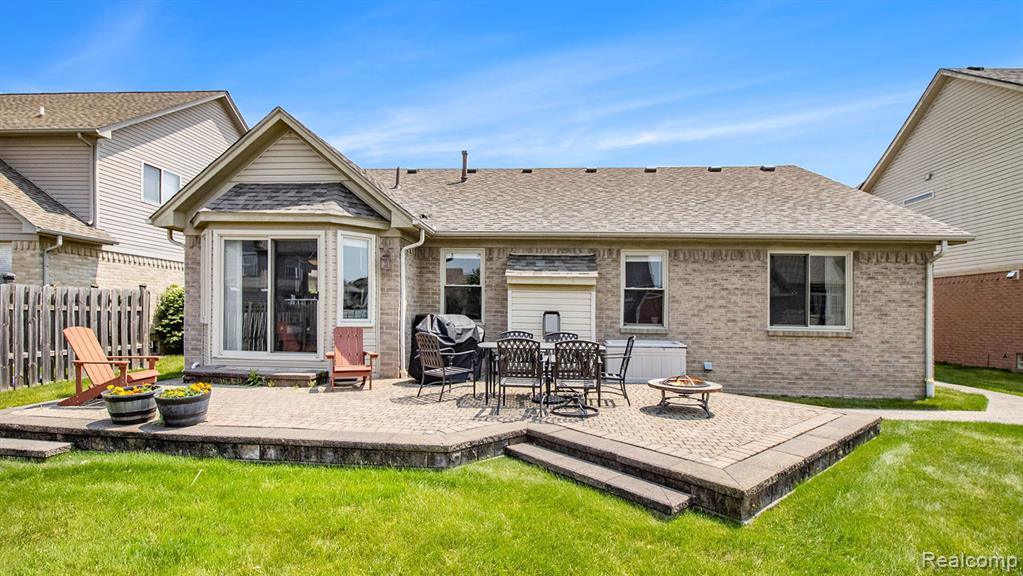24272 Charles Drive, Brownstown, MI 48183 — Photo 16