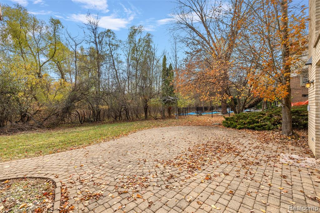 5699 Applegrove Drive, West Bloomfield, MI 48324 — Photo 42