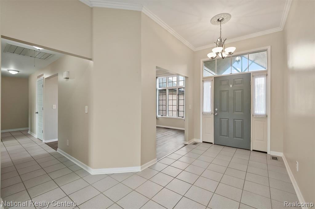 667 Shortridge Avenue, Rochester Hills, MI 48307 — Photo 2