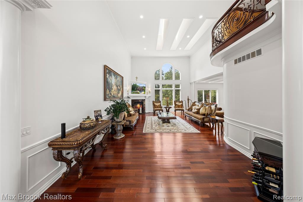 5679 Branford Drive, West Bloomfield, MI — Photo 9