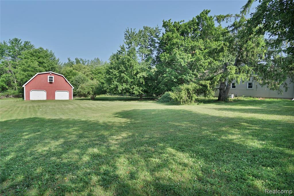2476 Vandekarr Road, Owosso, MI 48867 — Photo 34