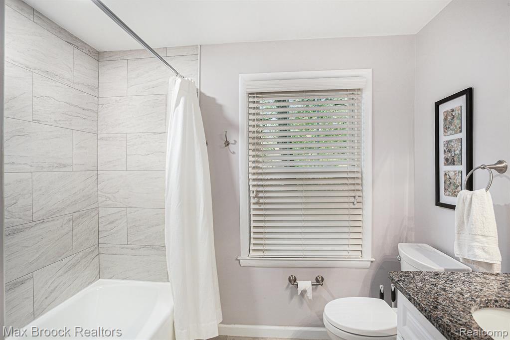 32533 Robinhood Drive, Beverly Hills, MI 48025 — Photo 34