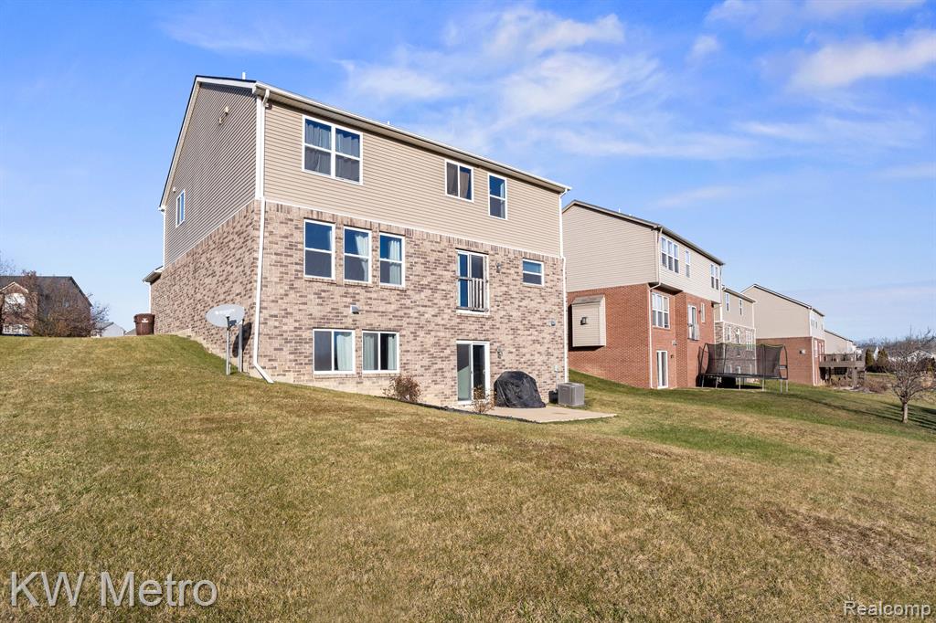7966 Hallie Drive, Ypsilanti, MI 48198 — Photo 29