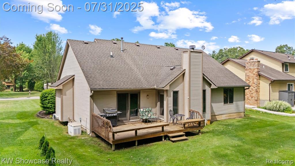 9523 Chaumont Drive, Commerce Twp, MI 48382 — Photo 20