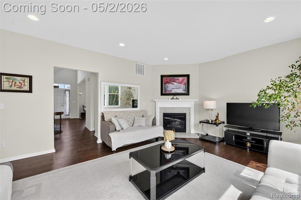 48207 Isabella Way, Novi, MI — Photo 11
