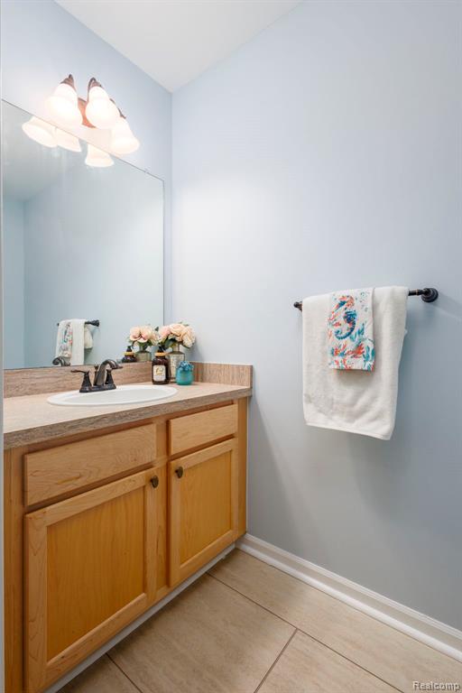 5964 Augusta Lane, Grand Blanc, MI 48439 — Photo 18