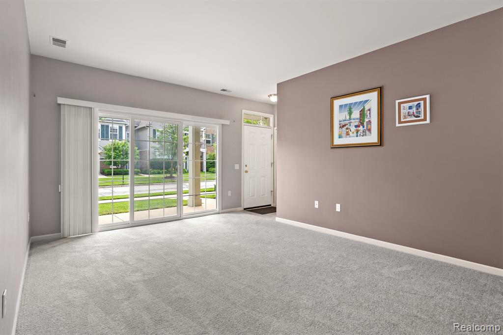 3276 Theodore E, 2, Wixom, MI 48393 — Photo 2